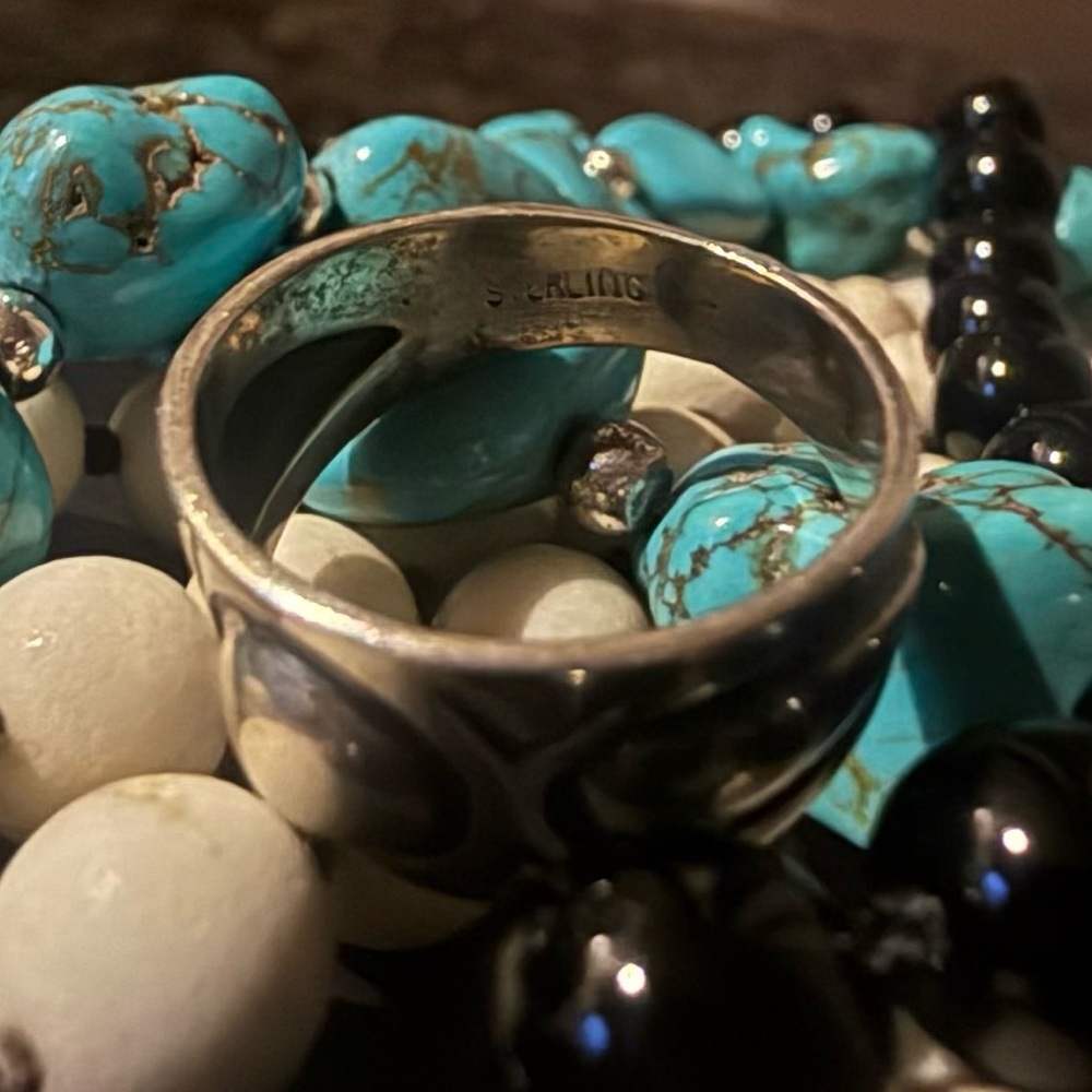 Native American Sterling
Silver Ring Sz 7.25 - Picture 12 of 15